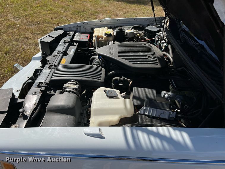 image for item MN9324 1995 Cadillac Fleetwood  limousine