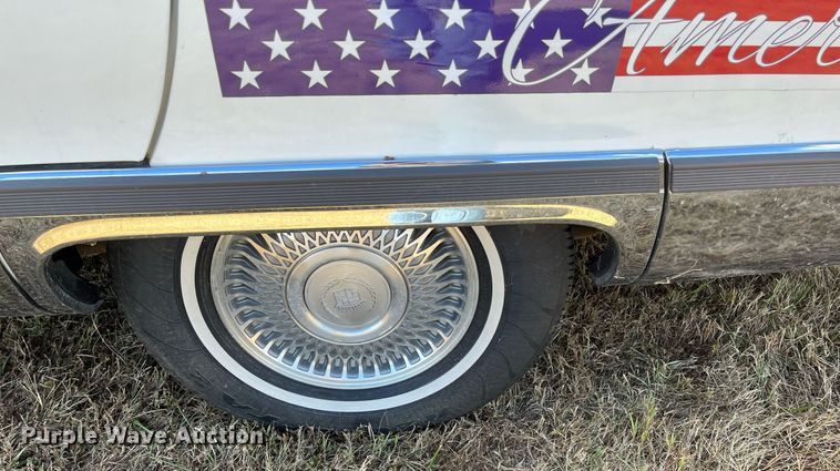 image for item MN9324 1995 Cadillac Fleetwood  limousine