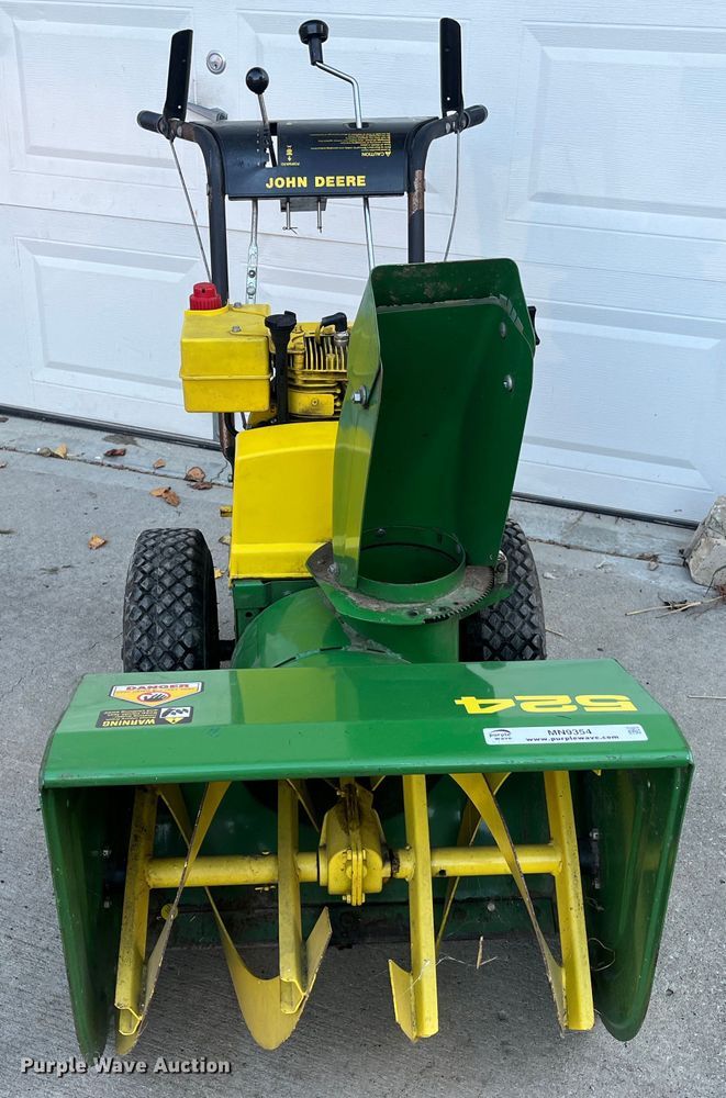 image for item MN9354 John Deere 524  snow blower