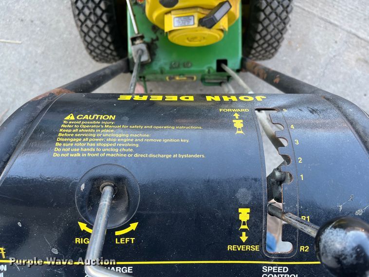 image for item MN9354 John Deere 524  snow blower