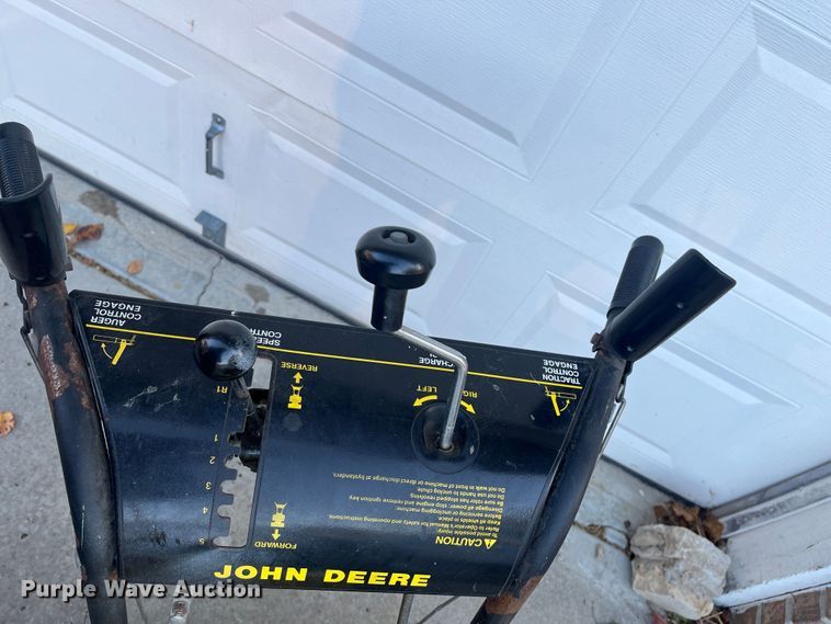 image for item MN9354 John Deere 524  snow blower