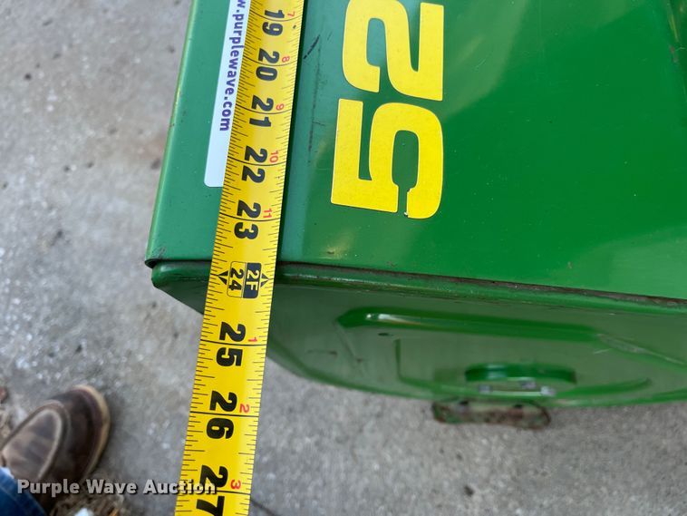 image for item MN9354 John Deere 524  snow blower