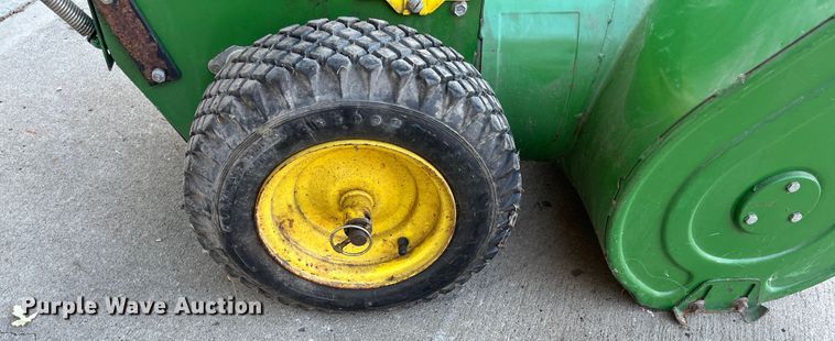 image for item MN9354 John Deere 524  snow blower