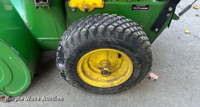 image for item MN9354 John Deere 524  snow blower