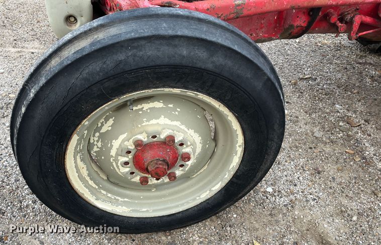 image for item MN9356 1952 Ford 8N  tractor