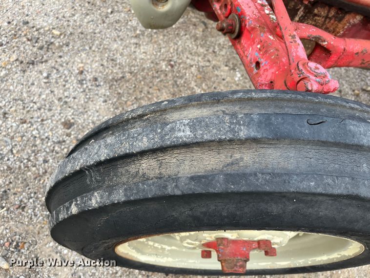 image for item MN9356 1952 Ford 8N  tractor