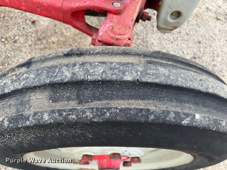 image for item MN9356 1952 Ford 8N  tractor