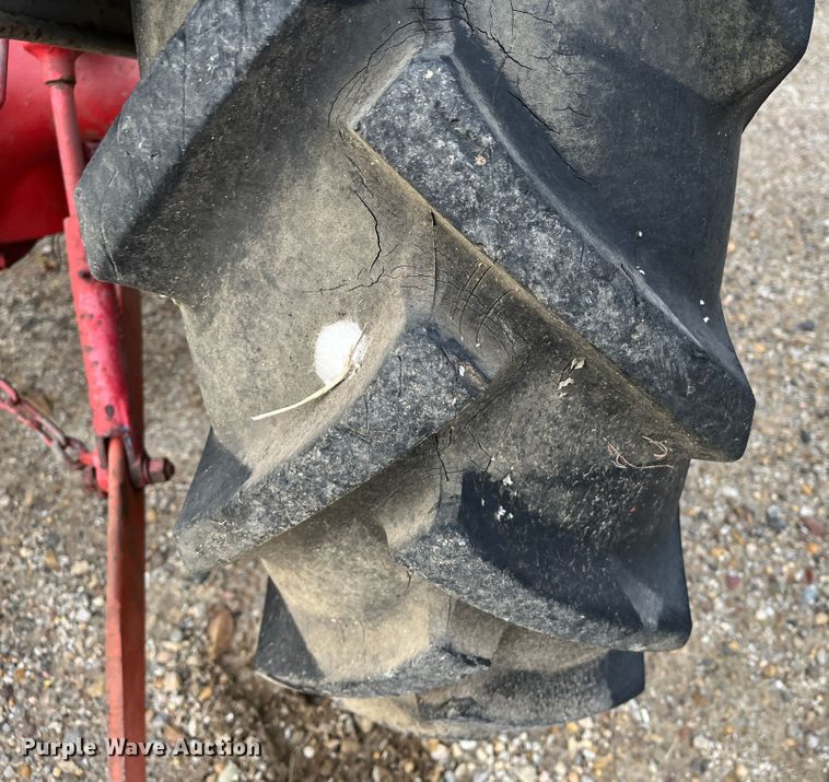 image for item MN9356 1952 Ford 8N  tractor