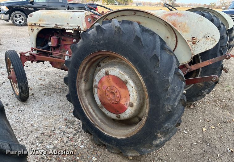 image for item MN9357 1947 Ford 8N  tractor