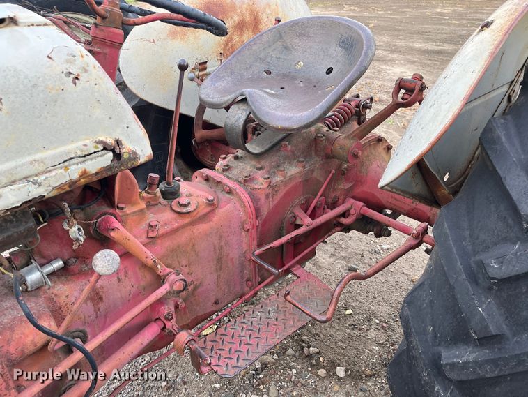 image for item MN9357 1947 Ford 8N  tractor