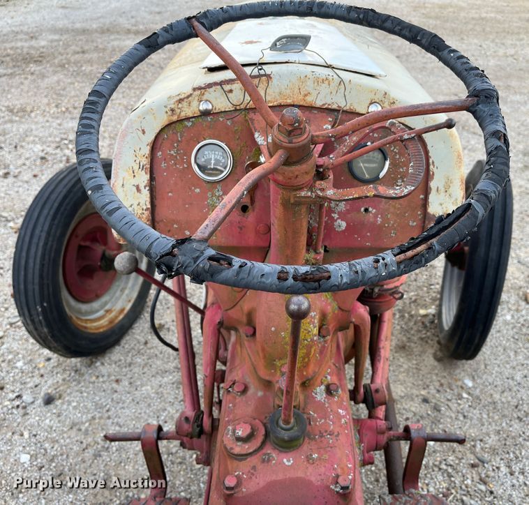 image for item MN9357 1947 Ford 8N  tractor