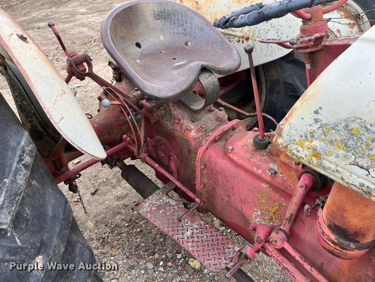 image for item MN9357 1947 Ford 8N  tractor