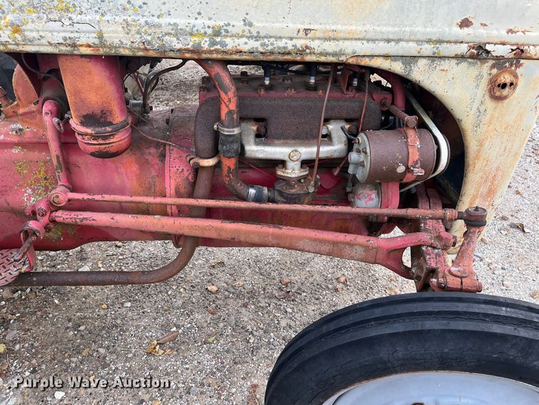 image for item MN9357 1947 Ford 8N  tractor