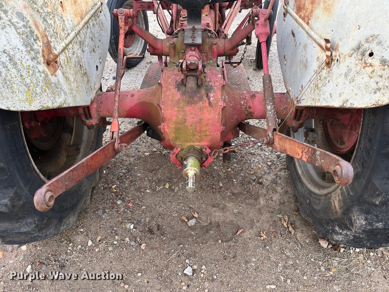 image for item MN9357 1947 Ford 8N  tractor