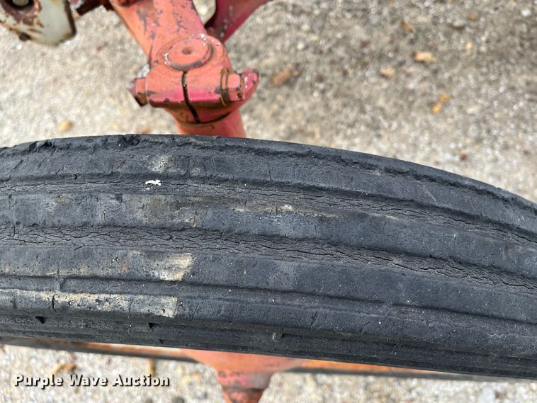 image for item MN9357 1947 Ford 8N  tractor