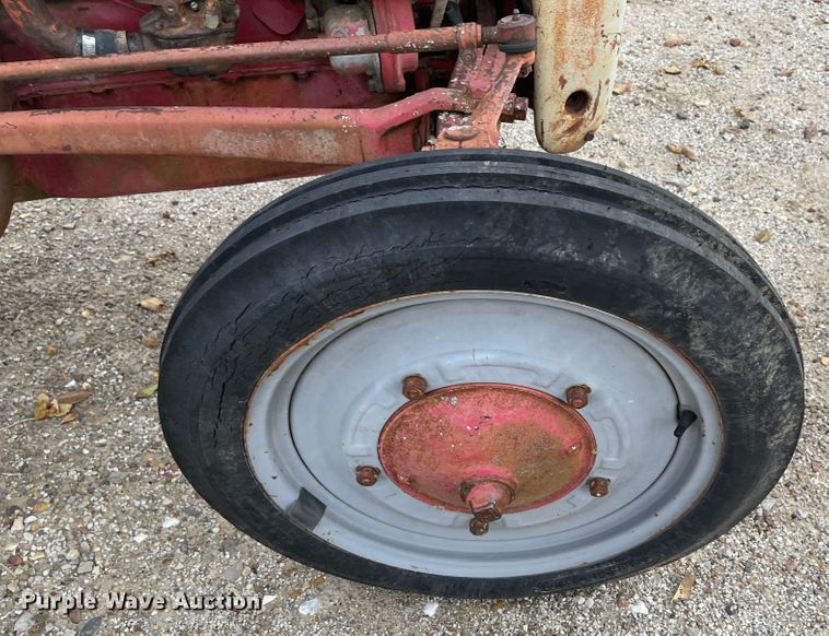 image for item MN9357 1947 Ford 8N  tractor