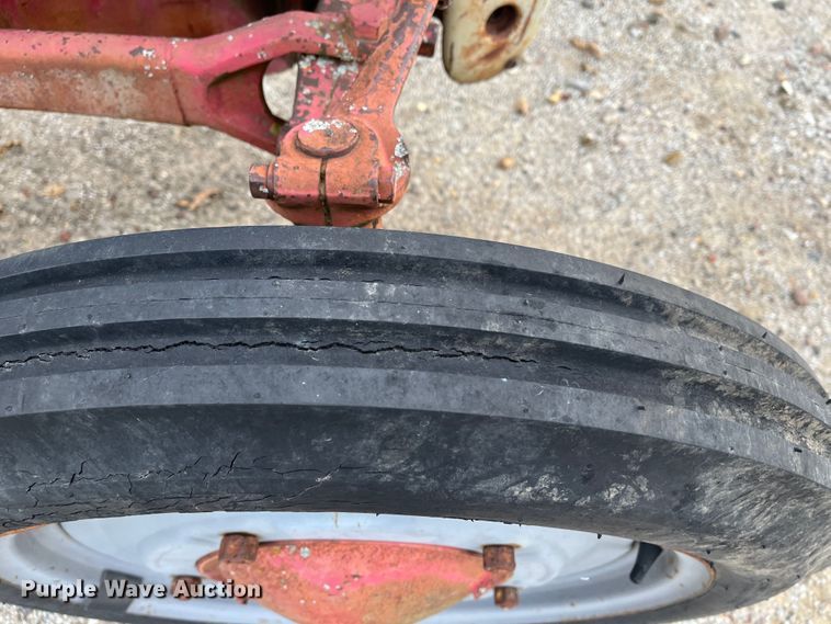 image for item MN9357 1947 Ford 8N  tractor