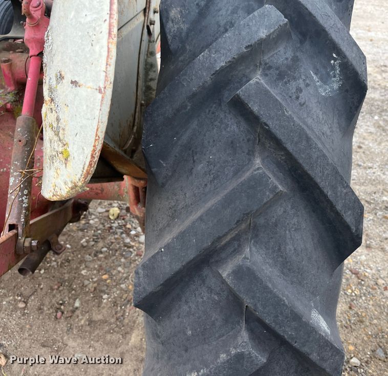 image for item MN9357 1947 Ford 8N  tractor