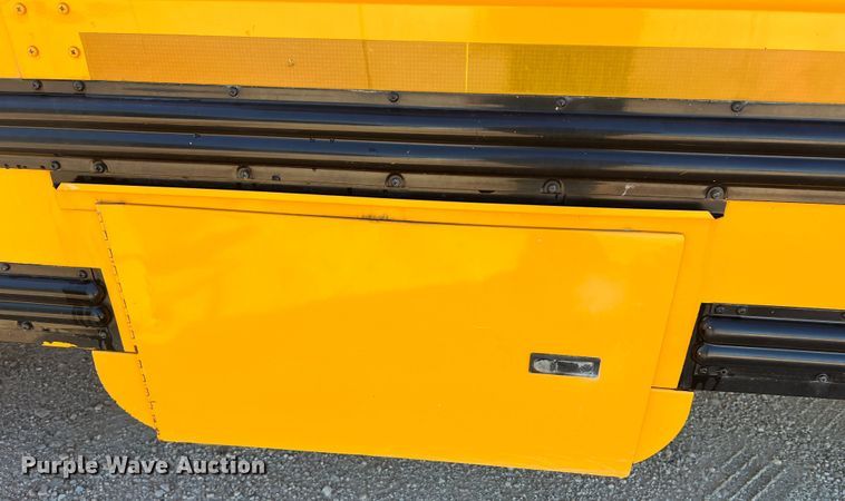 image for item MR9837 2005 Freightliner  school bus