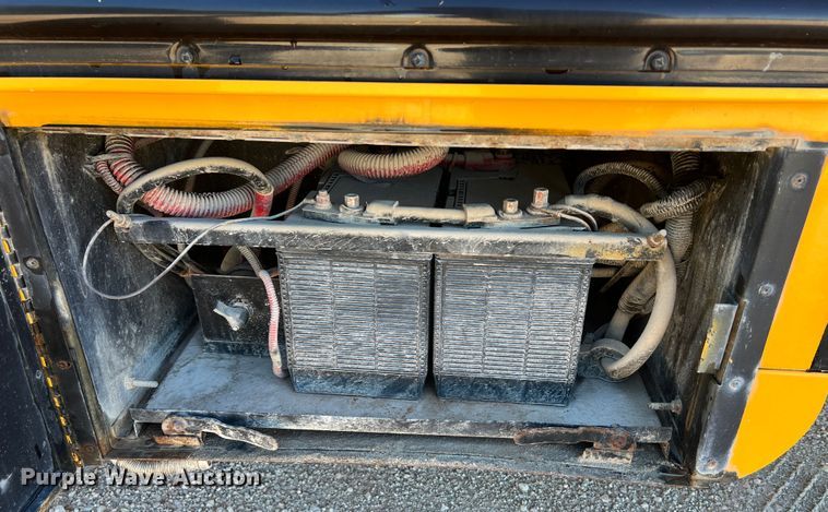 image for item MR9837 2005 Freightliner  school bus