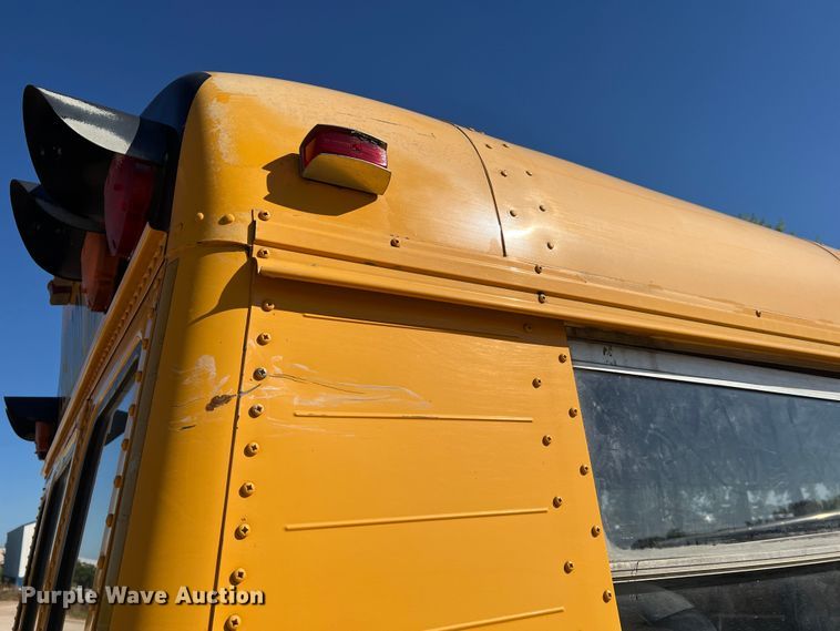 image for item MR9837 2005 Freightliner  school bus