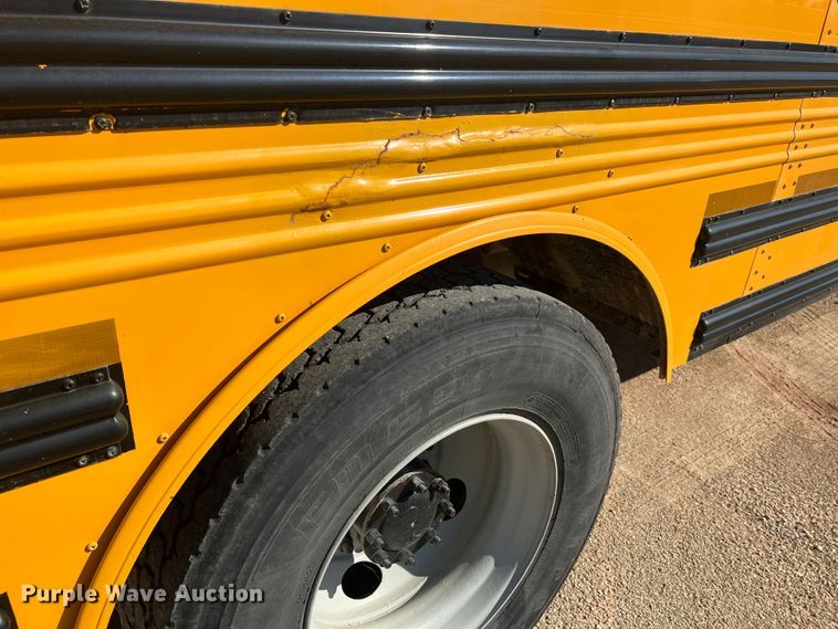 image for item MR9837 2005 Freightliner  school bus
