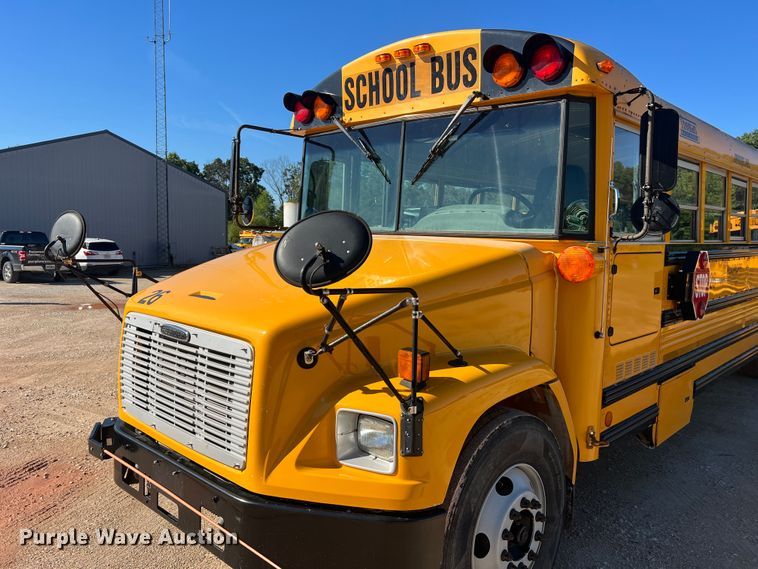 image for item MR9837 2005 Freightliner  school bus