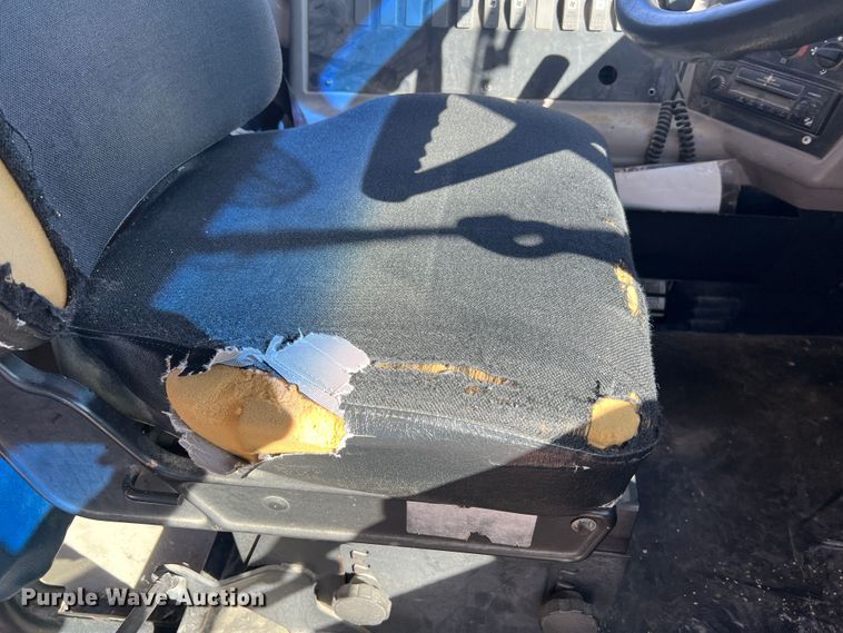 image for item MR9837 2005 Freightliner  school bus