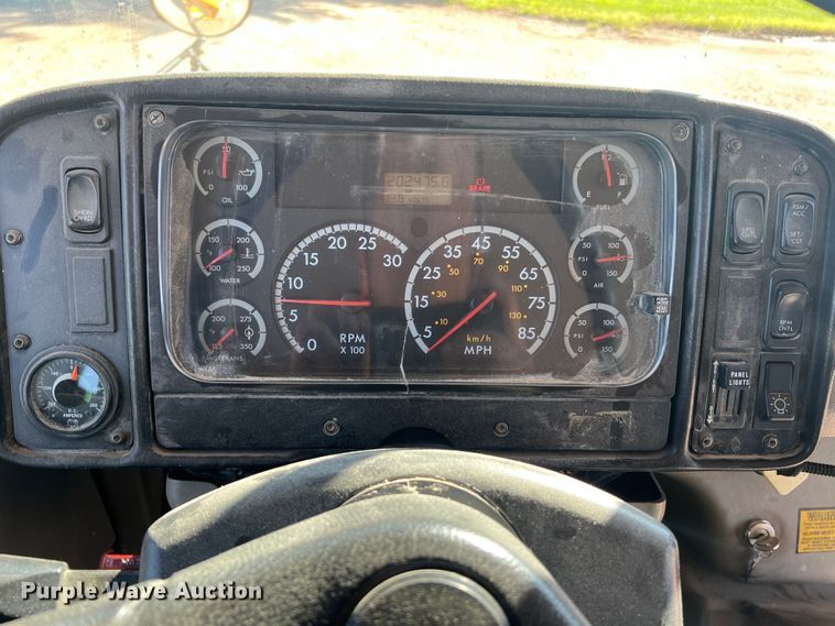 image for item MR9837 2005 Freightliner  school bus