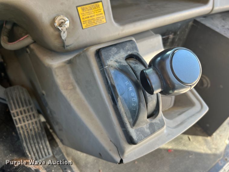 image for item MR9837 2005 Freightliner  school bus