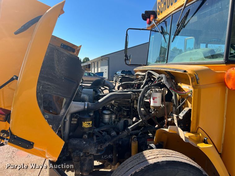 image for item MR9837 2005 Freightliner  school bus