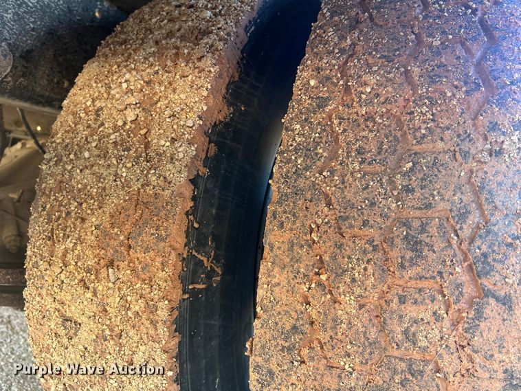 image for item MR9837 2005 Freightliner  school bus