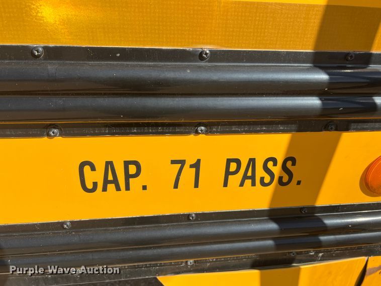 image for item MR9837 2005 Freightliner  school bus