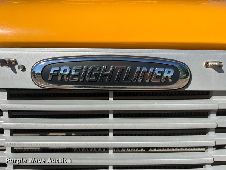 image for item MR9837 2005 Freightliner  school bus
