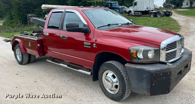 image for item MR9855 2007 Dodge Ram 3500HD Laramie  Quad Cab tow truck