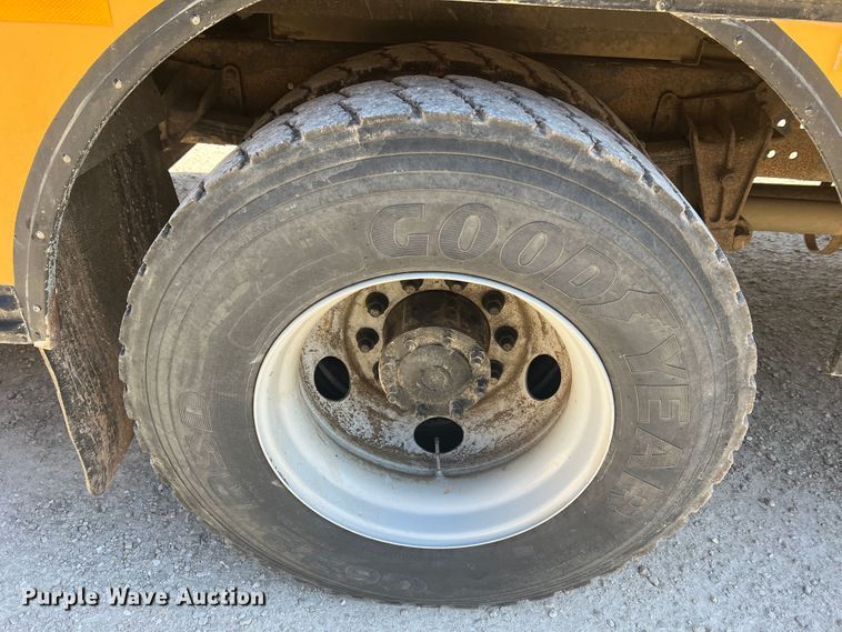 image for item MR9983 2005 Blue Bird Vision  school bus