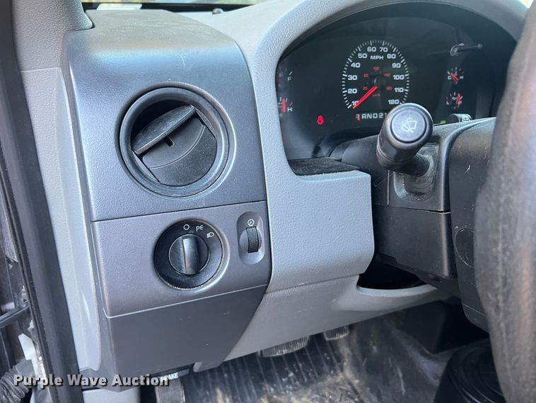 image for item MR9988 2005 Ford F150  SuperCab pickup truck