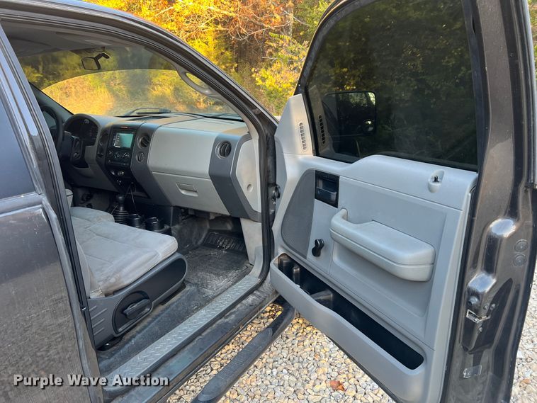 image for item MR9988 2005 Ford F150  SuperCab pickup truck