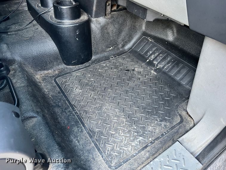 image for item MR9988 2005 Ford F150  SuperCab pickup truck