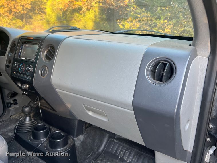 image for item MR9988 2005 Ford F150  SuperCab pickup truck