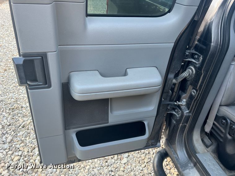 image for item MR9988 2005 Ford F150  SuperCab pickup truck