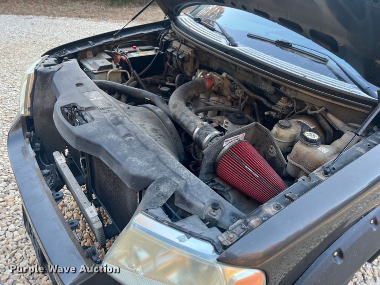 image for item MR9988 2005 Ford F150  SuperCab pickup truck