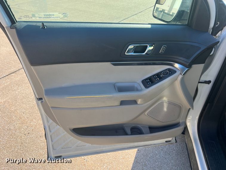 image for item MR9989 2011 Ford Explorer  SUV