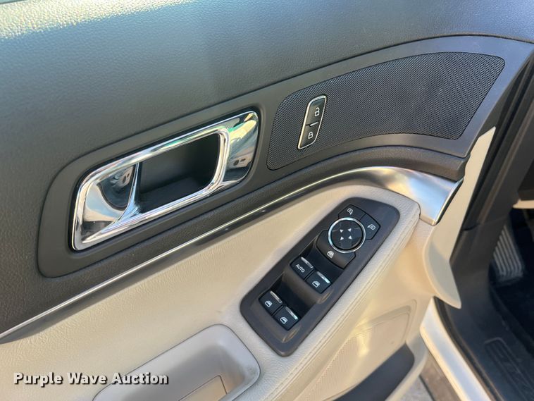 image for item MR9989 2011 Ford Explorer  SUV