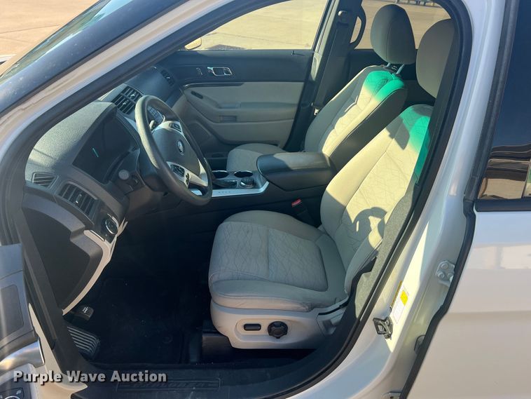 image for item MR9989 2011 Ford Explorer  SUV