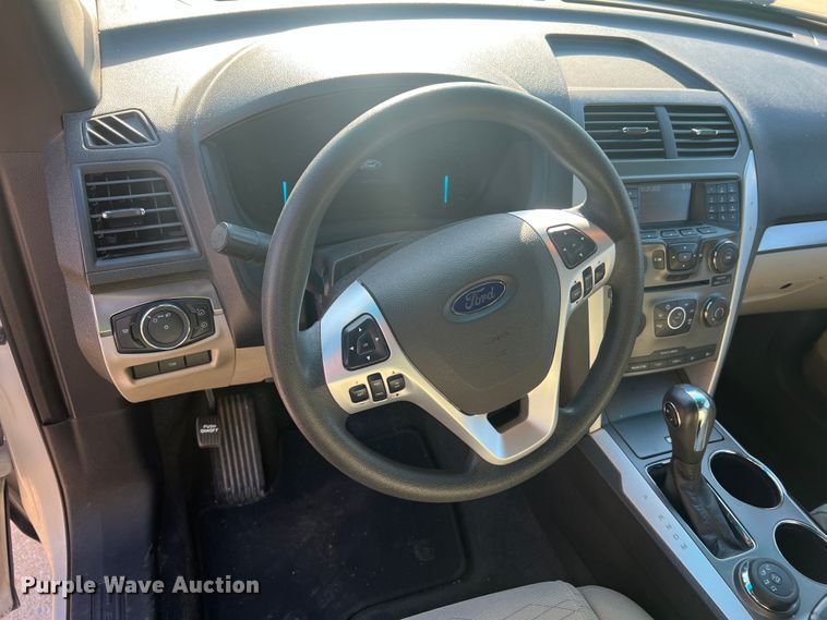 image for item MR9989 2011 Ford Explorer  SUV