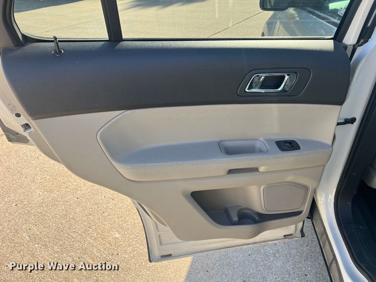 image for item MR9989 2011 Ford Explorer  SUV