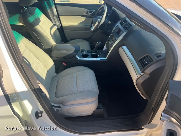 image for item MR9989 2011 Ford Explorer  SUV