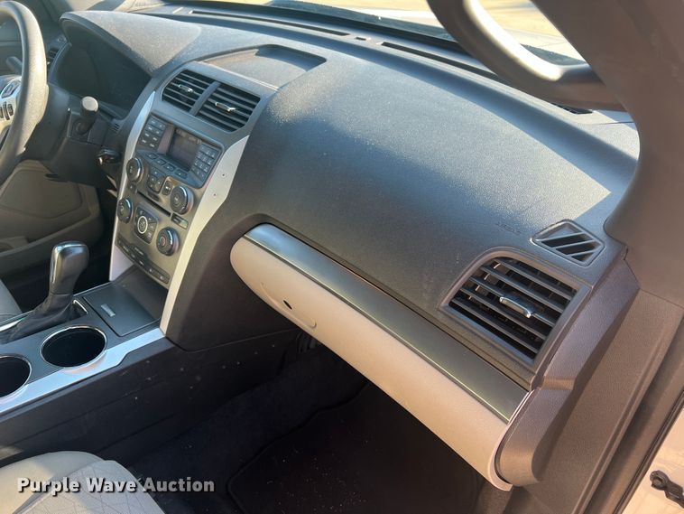 image for item MR9989 2011 Ford Explorer  SUV