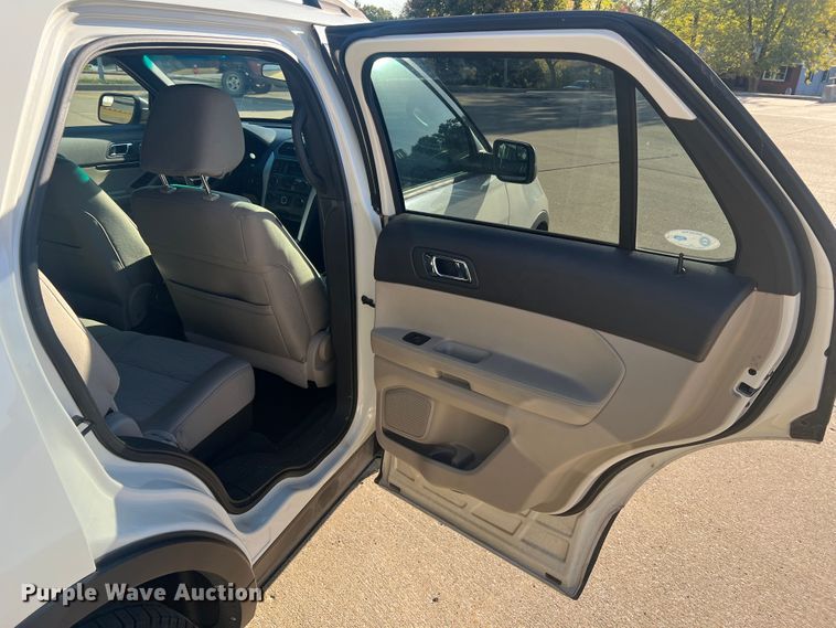 image for item MR9989 2011 Ford Explorer  SUV